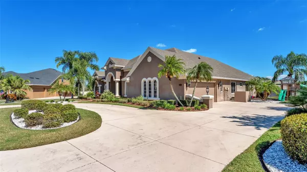 Lakeland, FL 33812,5135 HIGHLANDS LAKEVIEW LOOP