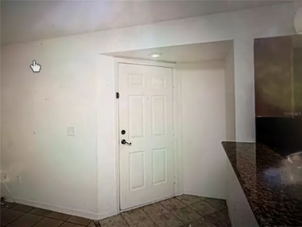 Orlando, FL 32811,5140 CONROY RD #18