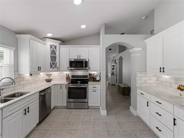 Wesley Chapel, FL 33544,5207 ALGERINE PL