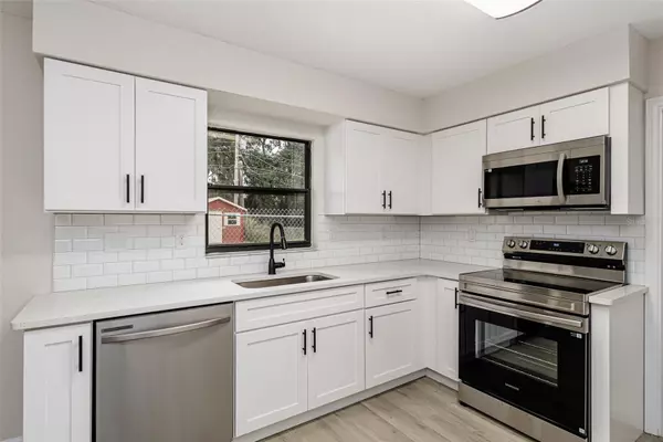 Lakeland, FL 33805,2405 DELROSE DR E