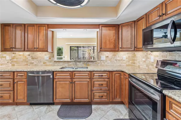 Winter Haven, FL 33884,731 CANBERRA RD