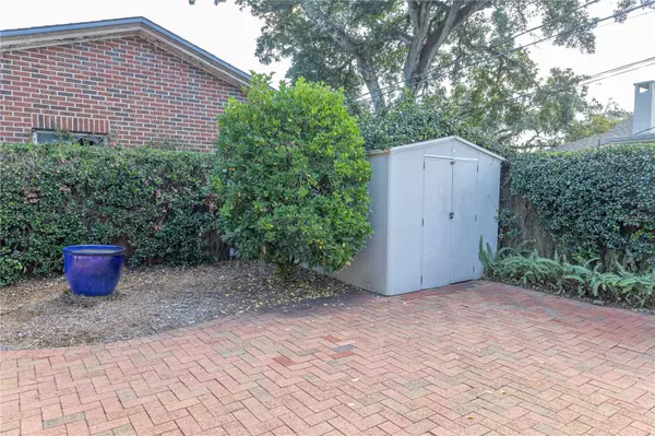 Lakeland, FL 33803,327 EASTON DR