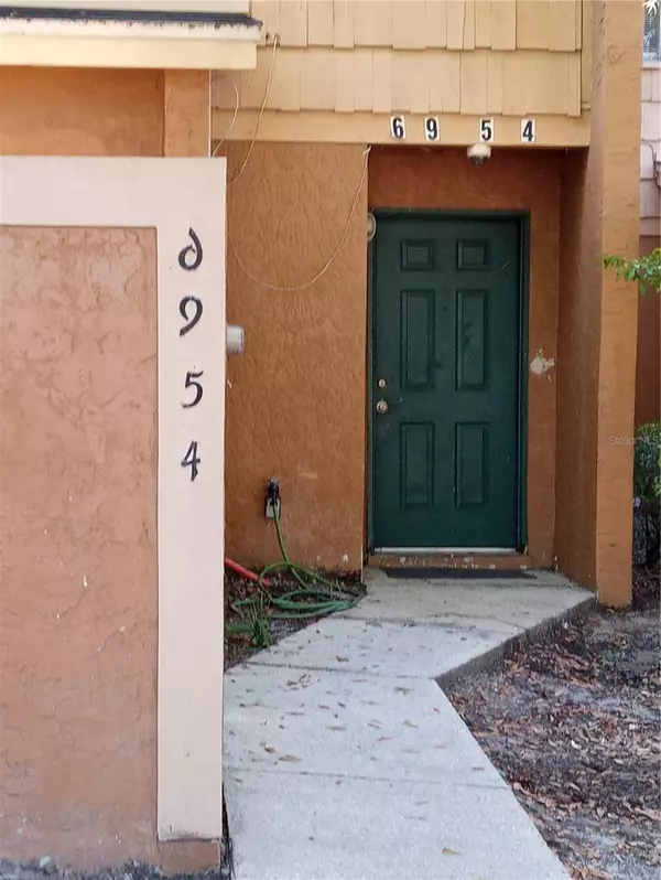 Tampa, FL 33617,6954 TROUT ST