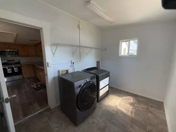 Auburndale, FL 33823,208 CENTER ST ST