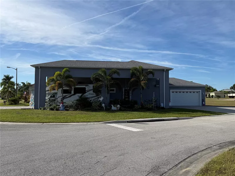 303 NOLANE LN, Polk City, FL 33868