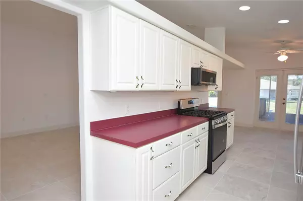 Lakeland, FL 33810,2235 SILVER RE DR