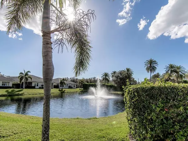 208 RECLINATA CIR, Venice, FL 34292