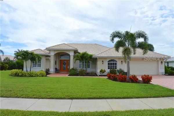 537 LAKE OF THE WOODS DR, Venice, FL 34293