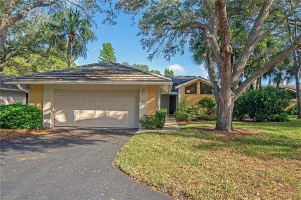 Venice, FL 34293,207 SOUTHAMPTON LN #251