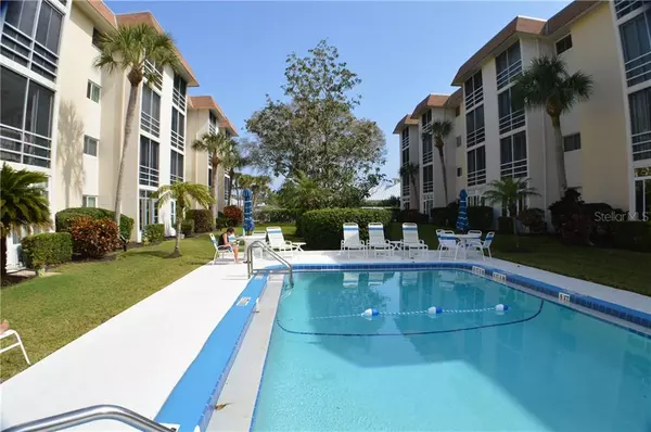 Venice, FL 34285,995 LAGUNA DR #706