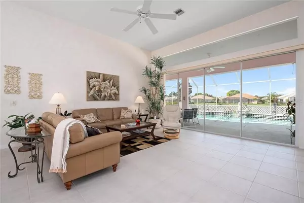 Venice, FL 34293,552 LAKE OF THE WOODS DR