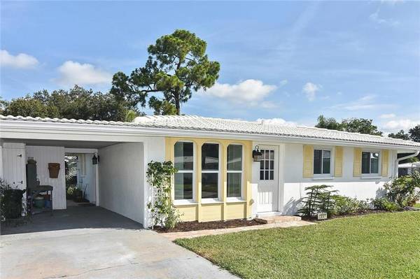 557 CIRCLEWOOD DR #T-9, Venice, FL 34293