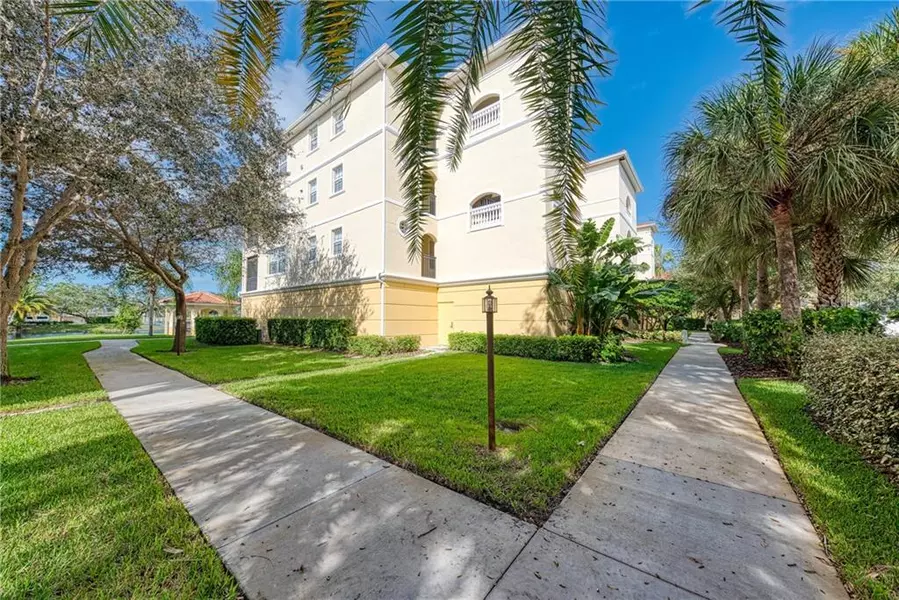 940 COOPER ST #203, Venice, FL 34285