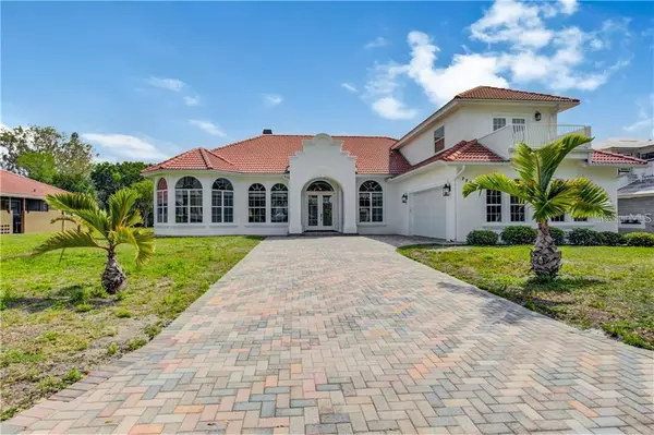 7779 HOLIDAY DR, Sarasota, FL 34231