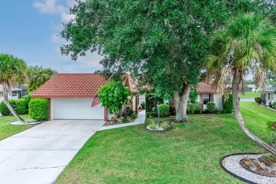 1810 FLAMETREE LN, Venice, FL 34293