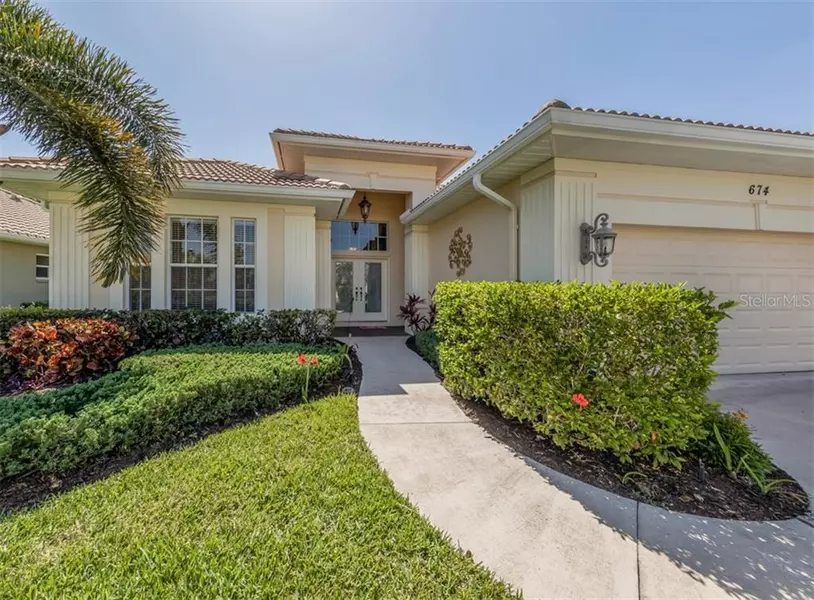 674 LAKESCENE DR, Venice, FL 34293