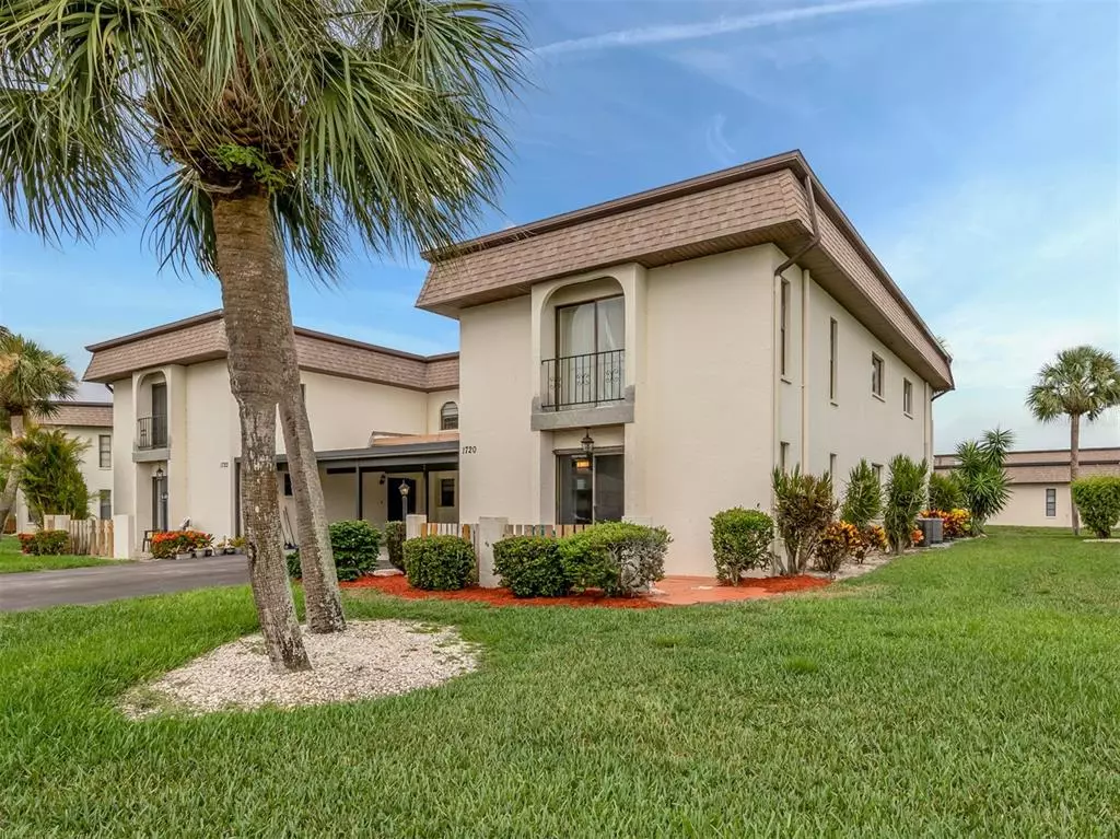 Venice, FL 34293,1720 LAKESIDE DR #1716-B