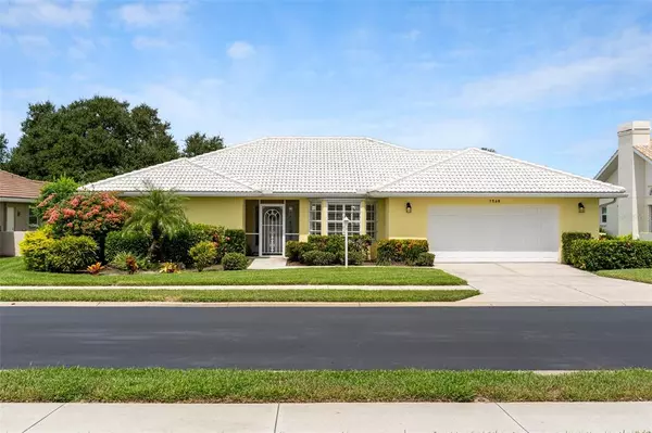 1568 WATERFORD DR, Venice, FL 34292