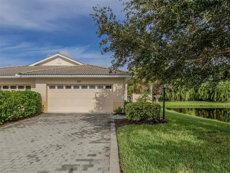 227 RECLINATA CIR, Venice, FL 34292