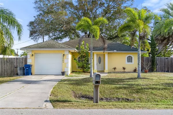2565 ENGLEWOOD RD, Venice, FL 34293