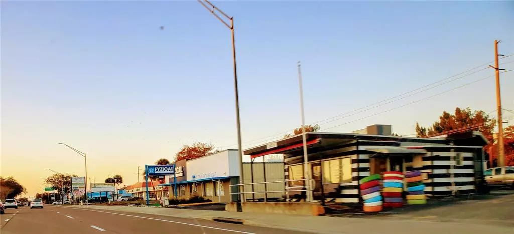 Venice, FL 34293,2211 S TAMIAMI TRL