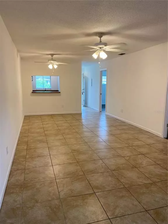 Sarasota, FL 34231,2779 WOODGATE LN #33