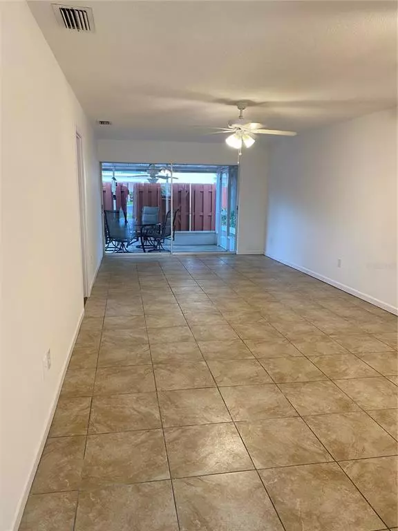 Sarasota, FL 34231,2779 WOODGATE LN #33