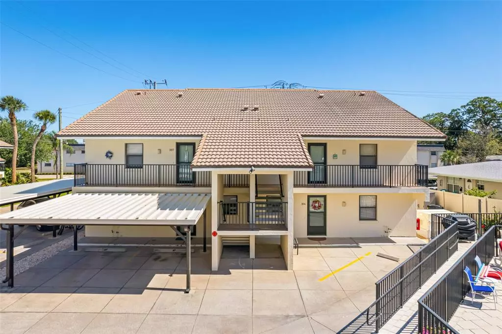 Venice, FL 34285,525 BARCELONA AVE #207