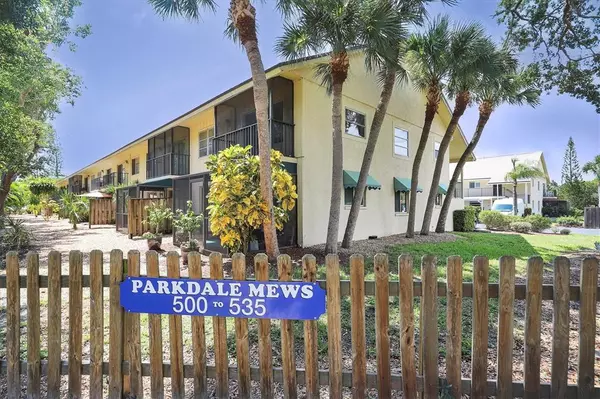 Venice, FL 34285,527 PARKDALE MEWS #527