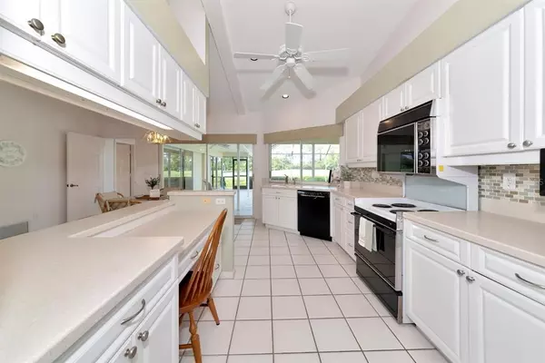 Venice, FL 34292,1436 ROYALTY WAY