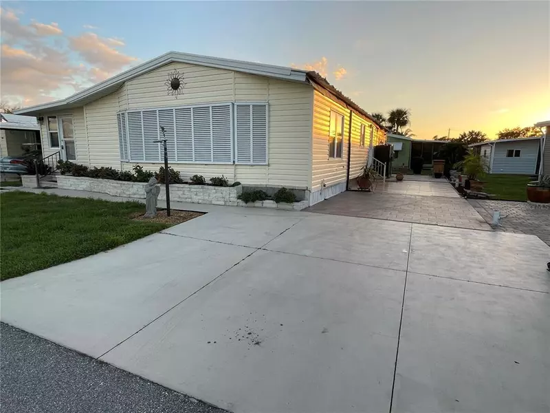 235 DUCHESS AVE, Nokomis, FL 34275