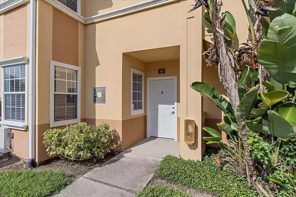 Sarasota, FL 34237,1015 VILLAGIO CIR #101