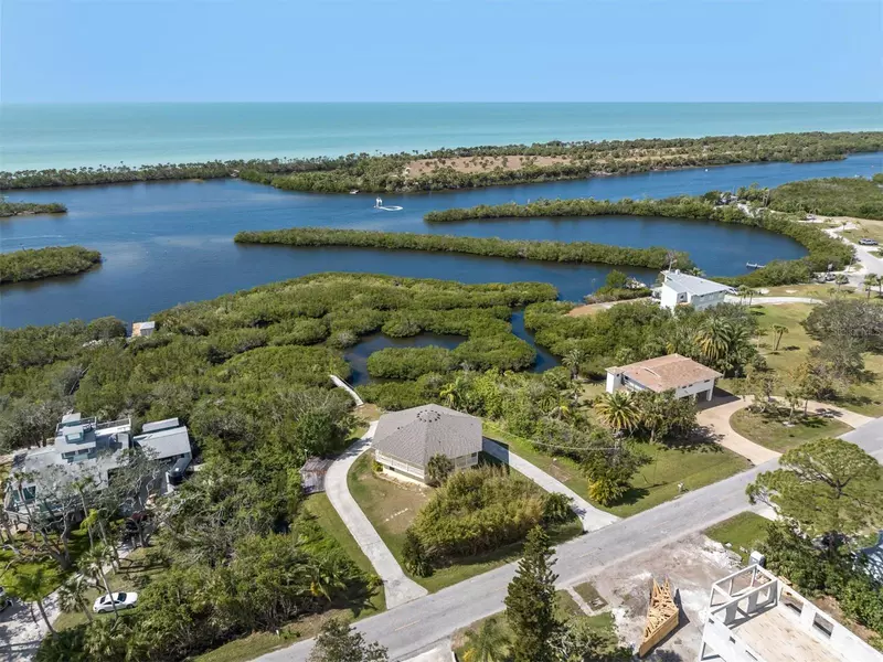 4900 LEMON BAY DR, Venice, FL 34293