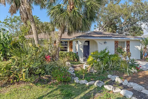 1328 KAREN DR, Venice, FL 34285