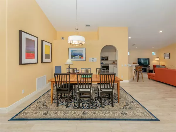 Venice, FL 34293,320 BERMUDA CT #10