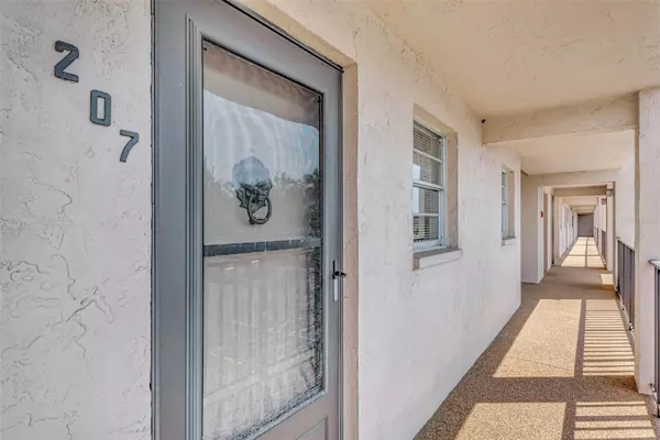 Venice, FL 34292,102 CAPRI ISLES BLVD #207