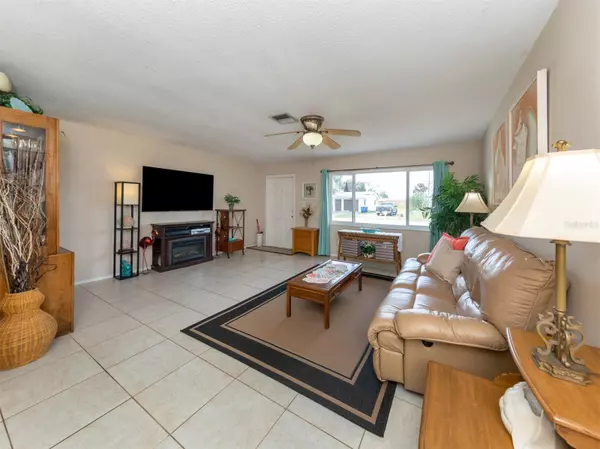 Venice, FL 34293,127 WOODROSE WAY