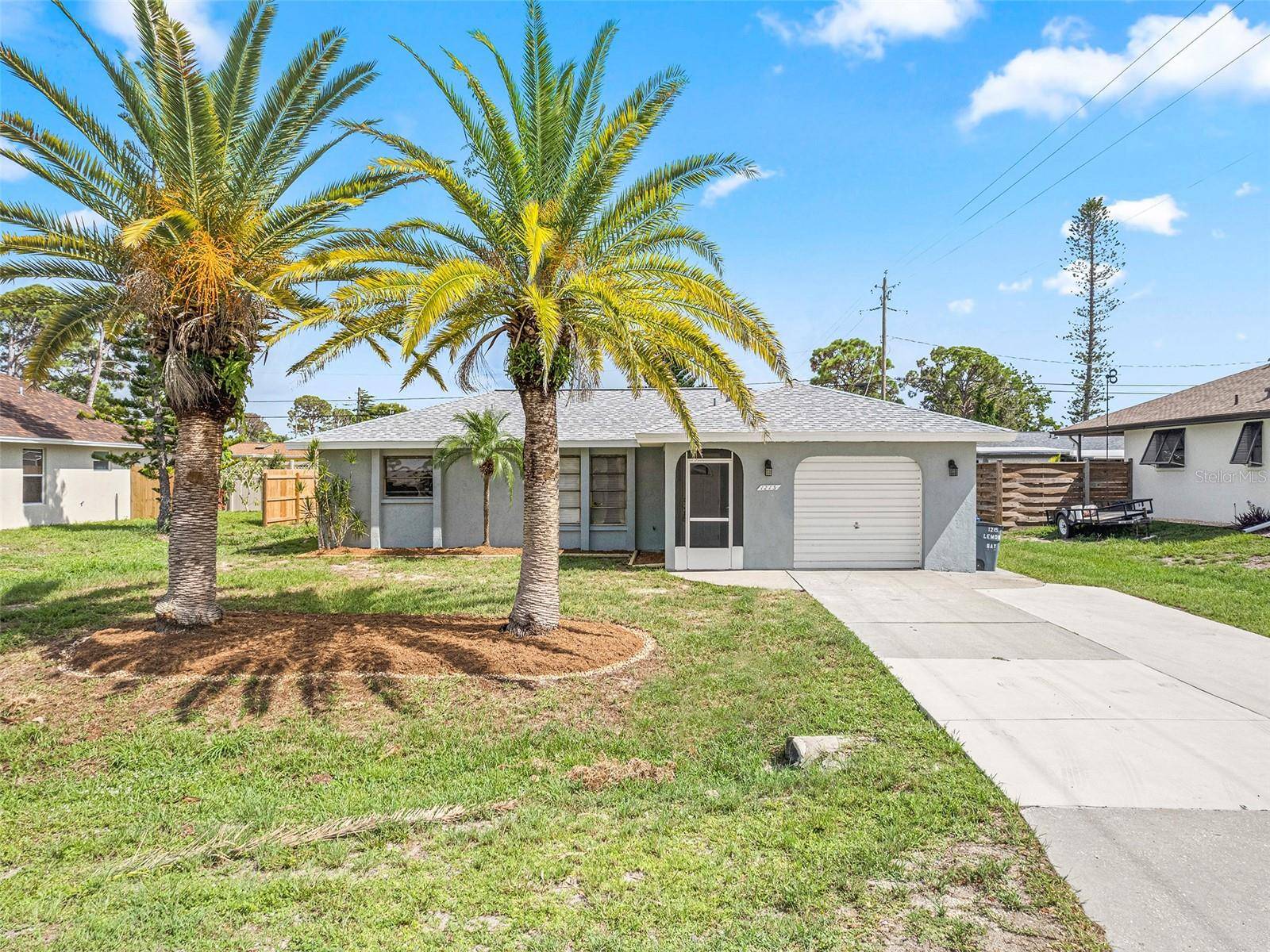 1215 LEMON BAY DR, Venice, FL 34293