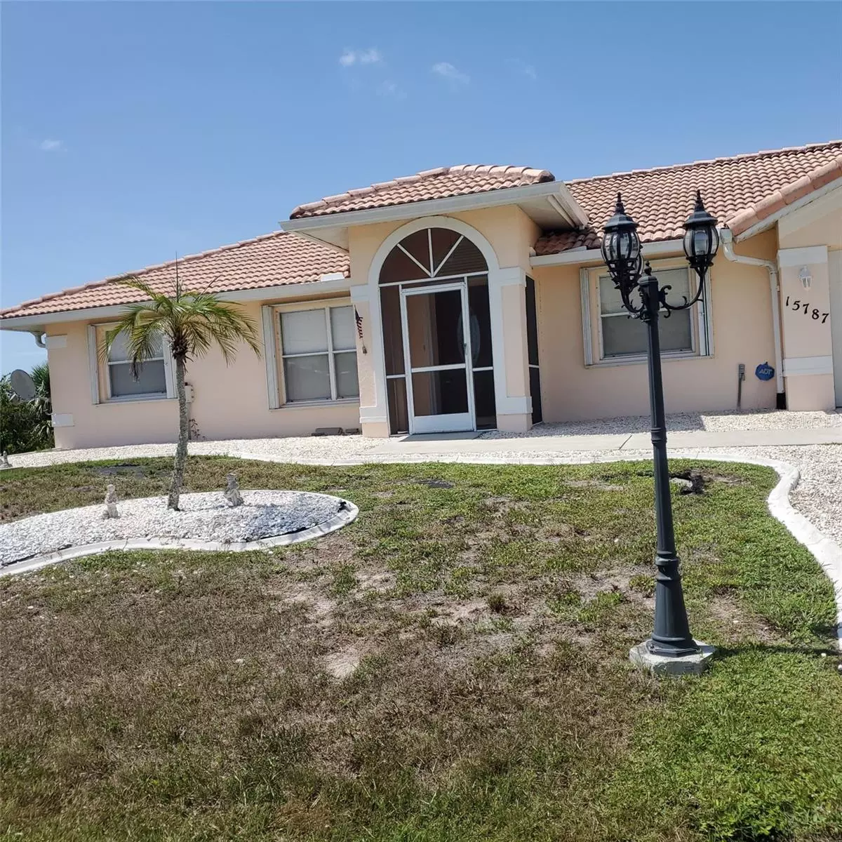 Port Charlotte, FL 33981,15787 STUART CIR