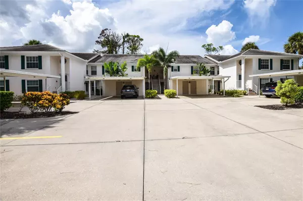 Venice, FL 34293,811 MONTROSE DR #201