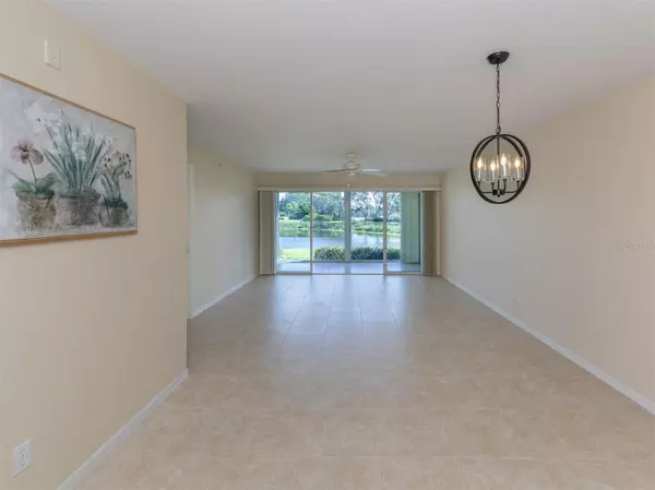 Venice, FL 34292,203 SILVER LAKE DR #102