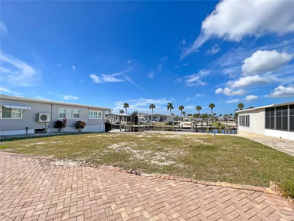 Fort Myers Beach, FL 33931,17860 BRYAN CT #Lot 384