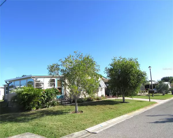 North Port, FL 34287,373 CATAMARAN CT