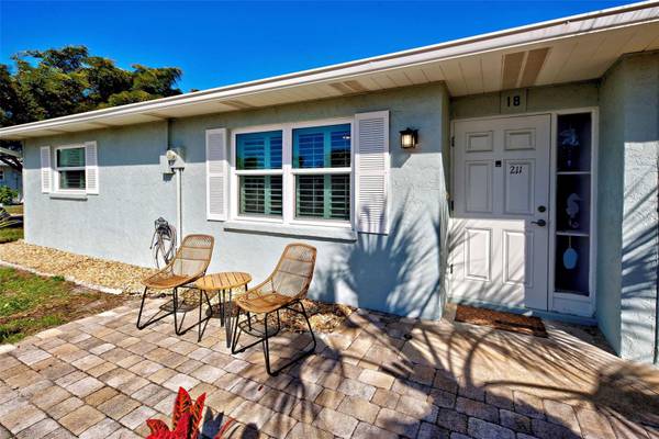 211 BEACH MANOR LN #18, Venice, FL 34285