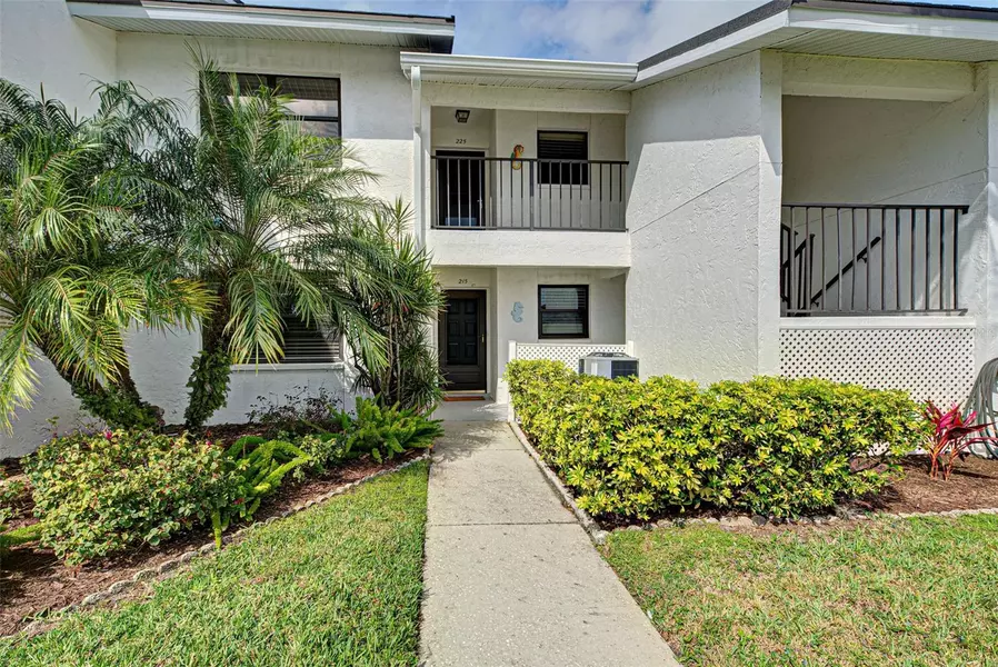 1100 CAPRI ISLES BLVD #215, Venice, FL 34292