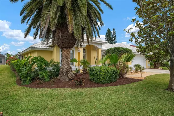 531 LAKE OF THE WOODS DR, Venice, FL 34293