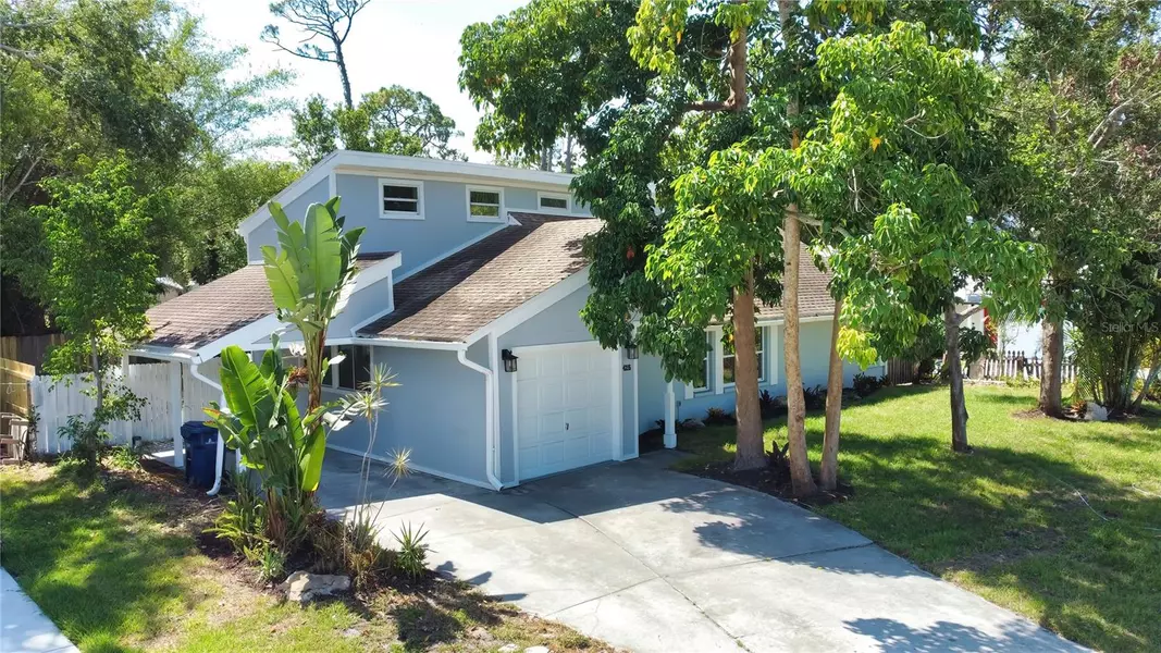 4215 MURDOCK AVE, Sarasota, FL 34231