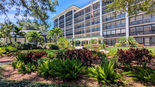 512 W VENICE AVE #102, Venice, FL 34285