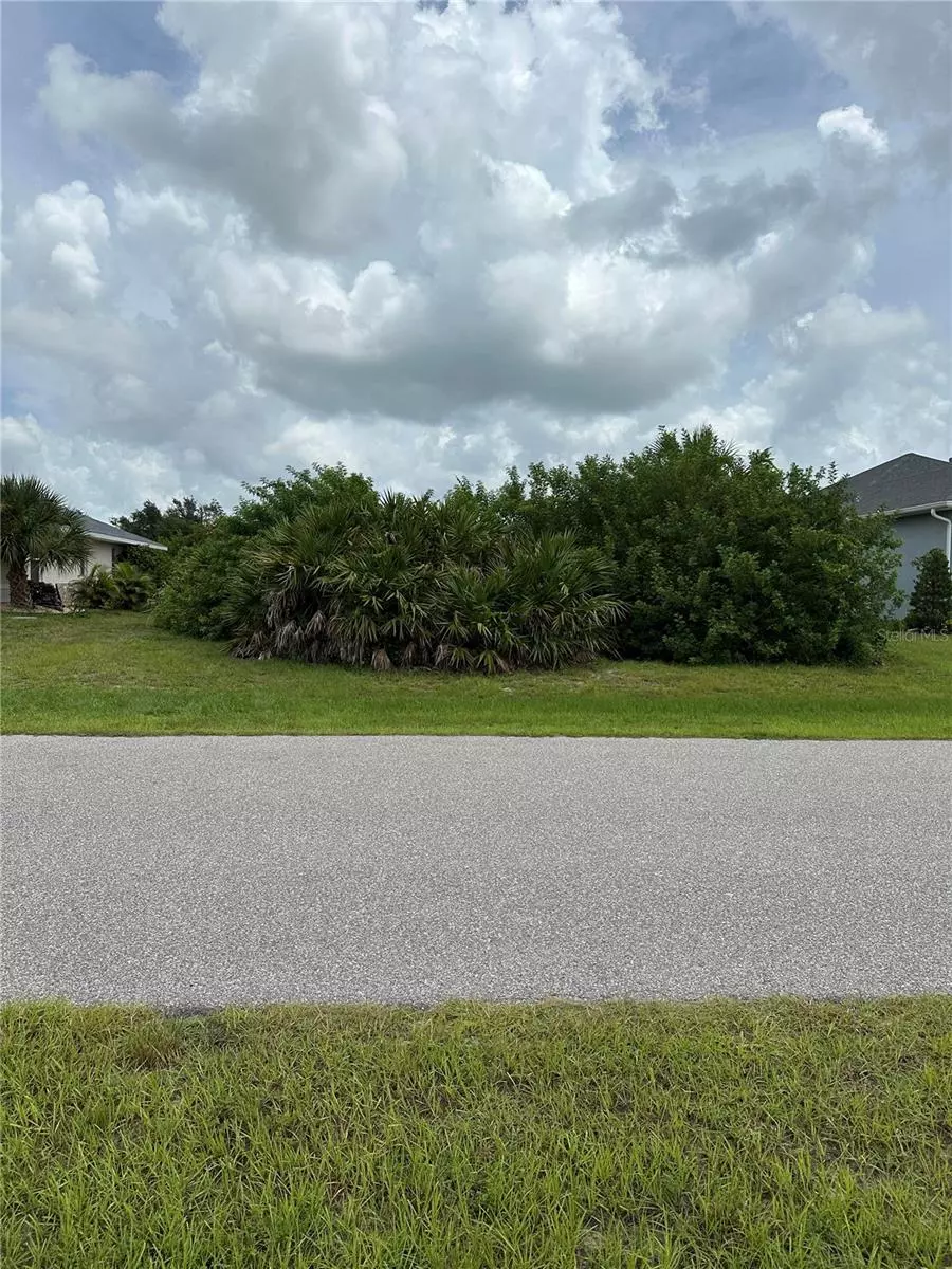 Rotonda West, FL 33947,154 LIME TREE PARK