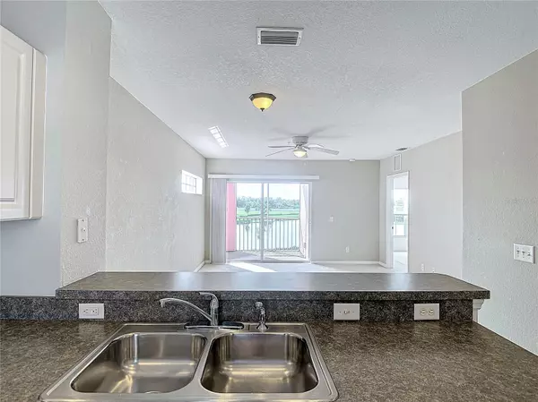 Punta Gorda, FL 33983,2120 HERON LAKE DR #205